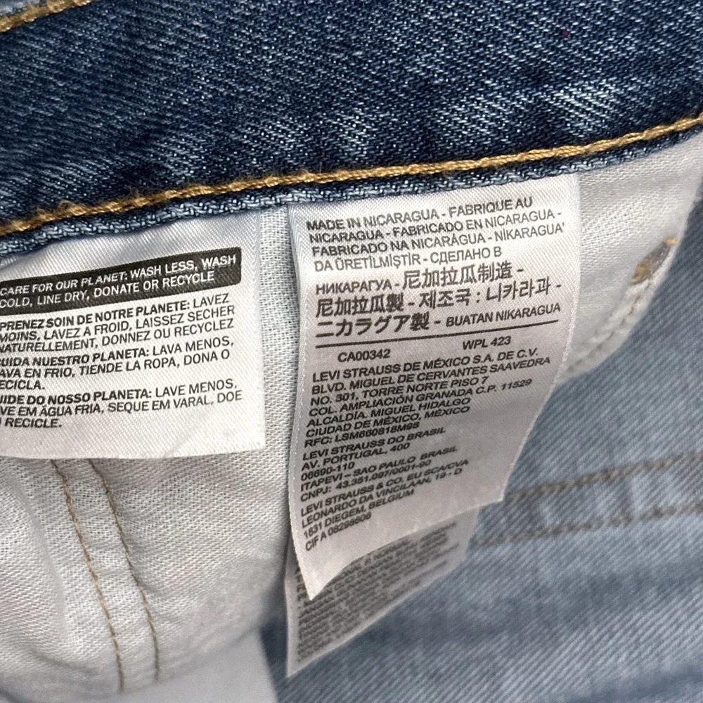 Levis excellent pre